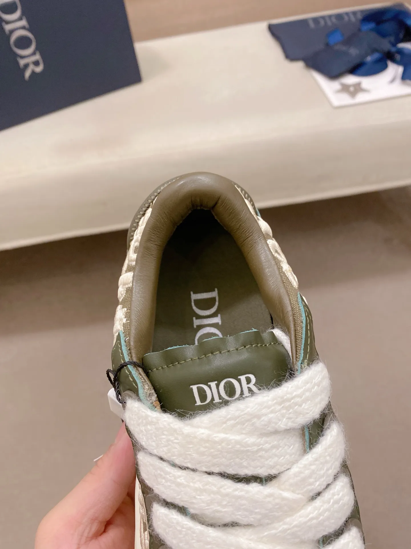 Factory price: 300 Men's shoes 💰[Dior·Dior] Top 🔍Couple style 💏🔍New casual sports style couple shoes, new four-season design, perfect workmanship, lace-up lazy style to create cabinet quality, upper: imported first-layer cowhide, sheepskin lining is soft and comfortable, ultra-light TPU wear-resistant outsole, simple, versatile fashion men's shoes, excellent color code number 35--44